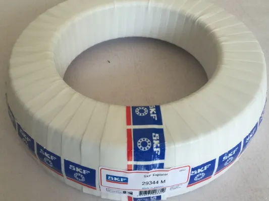 S K F 22215e 22209 22210 22212 22213 22214 22215 22216 Roller Bearing 22215 Spherical Roller Bearing 22215 E pictures & photos