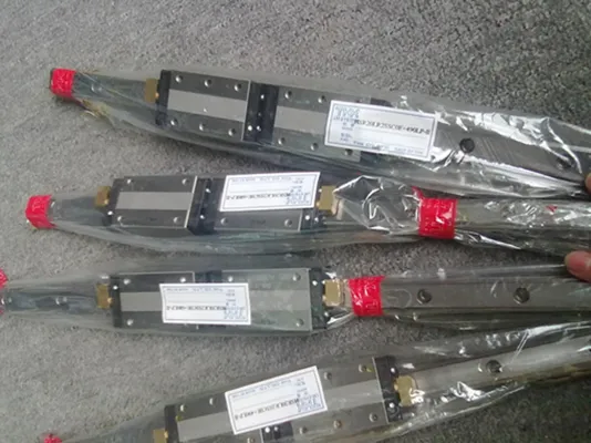 THK Linear Motion Guides Cross Roller Bearings Linear Ball Bushings Shs15 pictures & photos