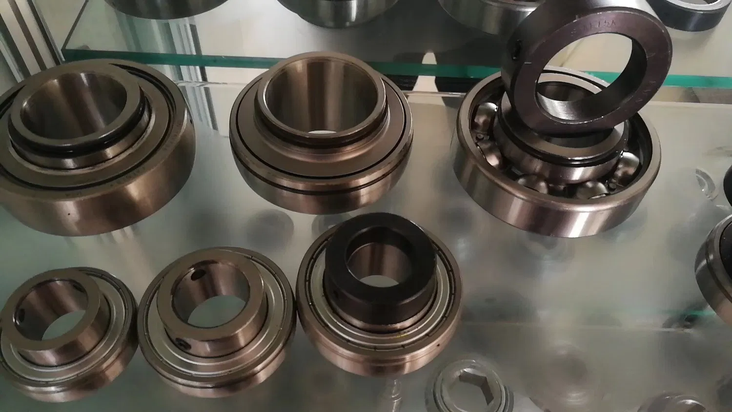 Agriculture Bearings 202npp9 202krr7 203npp9 P204rr6 204rr7 204rr6 W210PP8 W210PP2 W211PP2 W214PP2 Gw210PP3 Gw211PP2 Gw214PP2 pictures & photos