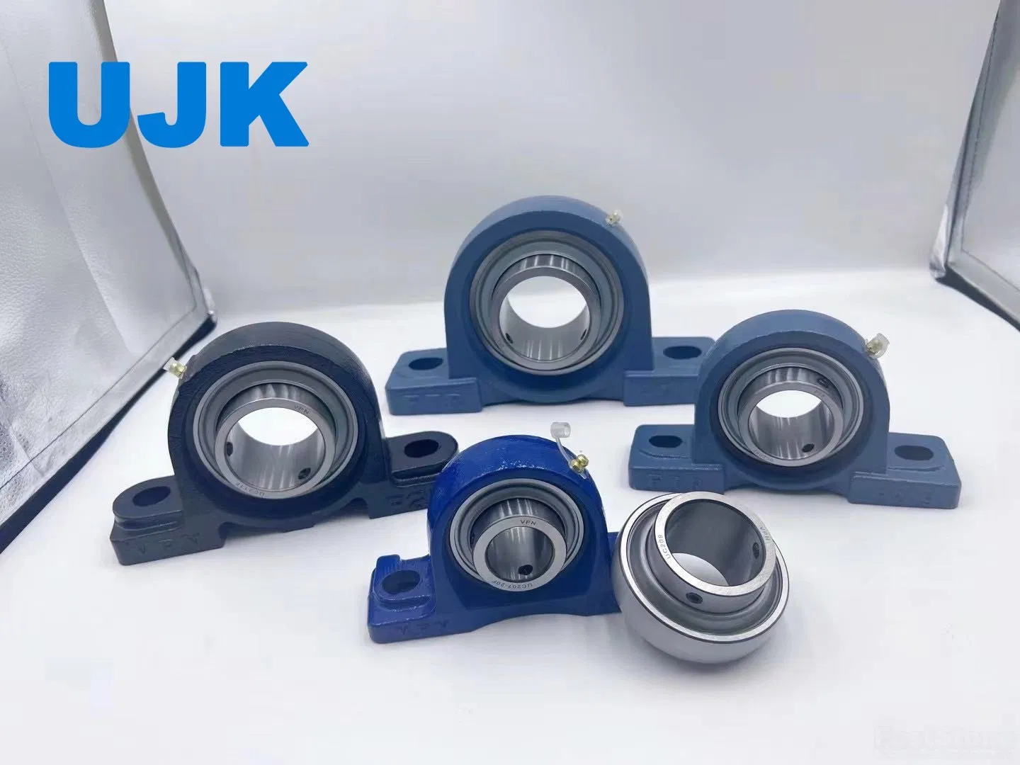 Ujk Conveyor System Bearings Kit, UCP205/UCP208 Pillow Blocks, Grease-Lubricated for Mining & Logistics pictures & photos
