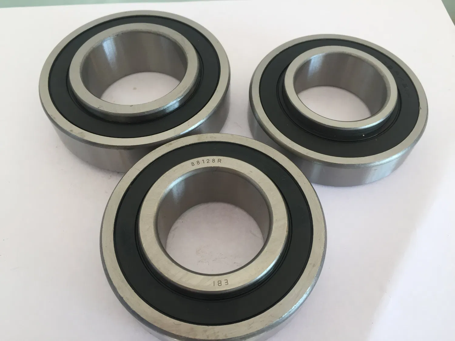 Quality Truck Auto Center Drive Shaft Support Bearing 88109-2RS C3 6209-2RS 36146913 62209-2RS-C3 88509- 2rsc3 6309-2RS-C3 6209-Krrc3 Int 33-5 C3 pictures & photos