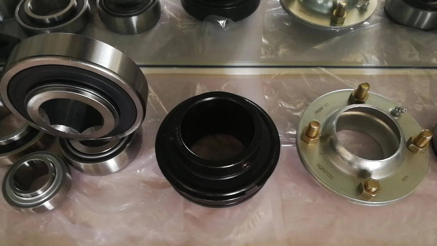 Agriculture Bearings 202npp9 202krr7 203npp9 P204rr6 204rr7 204rr6 W210PP8 W210PP2 W211PP2 W214PP2 Gw210PP3 Gw211PP2 Gw214PP2 pictures & photos