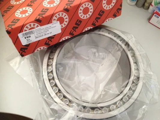 Small ABEC Engine Bearings Bearing Manufacturers Stainless Steel Ball Bearings Linear Motion Bearings 6205 Clutch Bearing Plastic Bearings Ceramic Ball Bearing pictures & photos